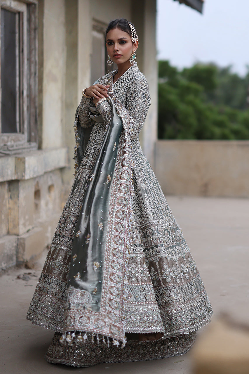 mughal ladies dress Fashion Mughal Female Dress Mughal Era: Imperial Costumes Of The Mughal Era That Are Still A