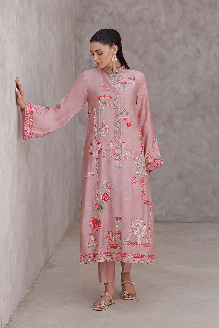 Pink Fantasy – Nida Azwer Atelier