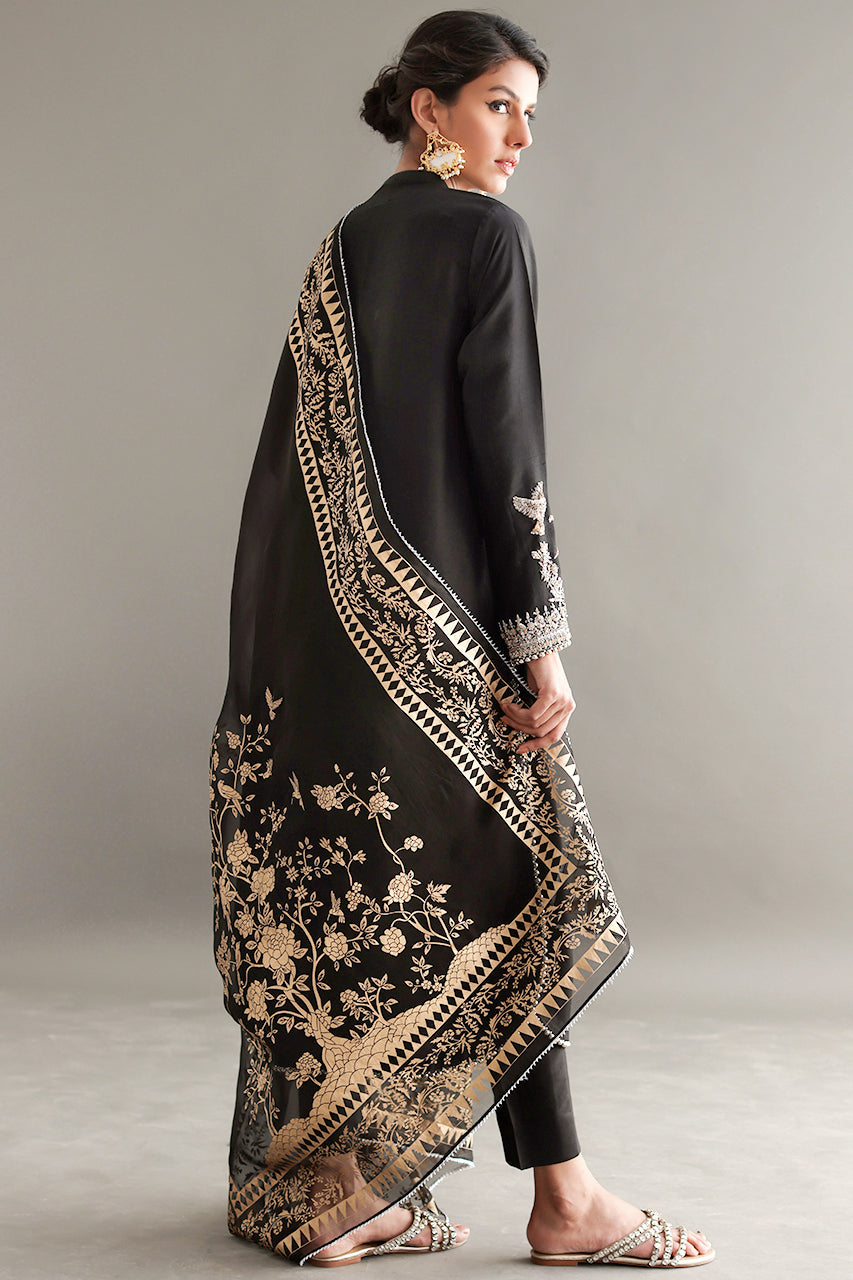 Onyx – Nida Azwer Atelier